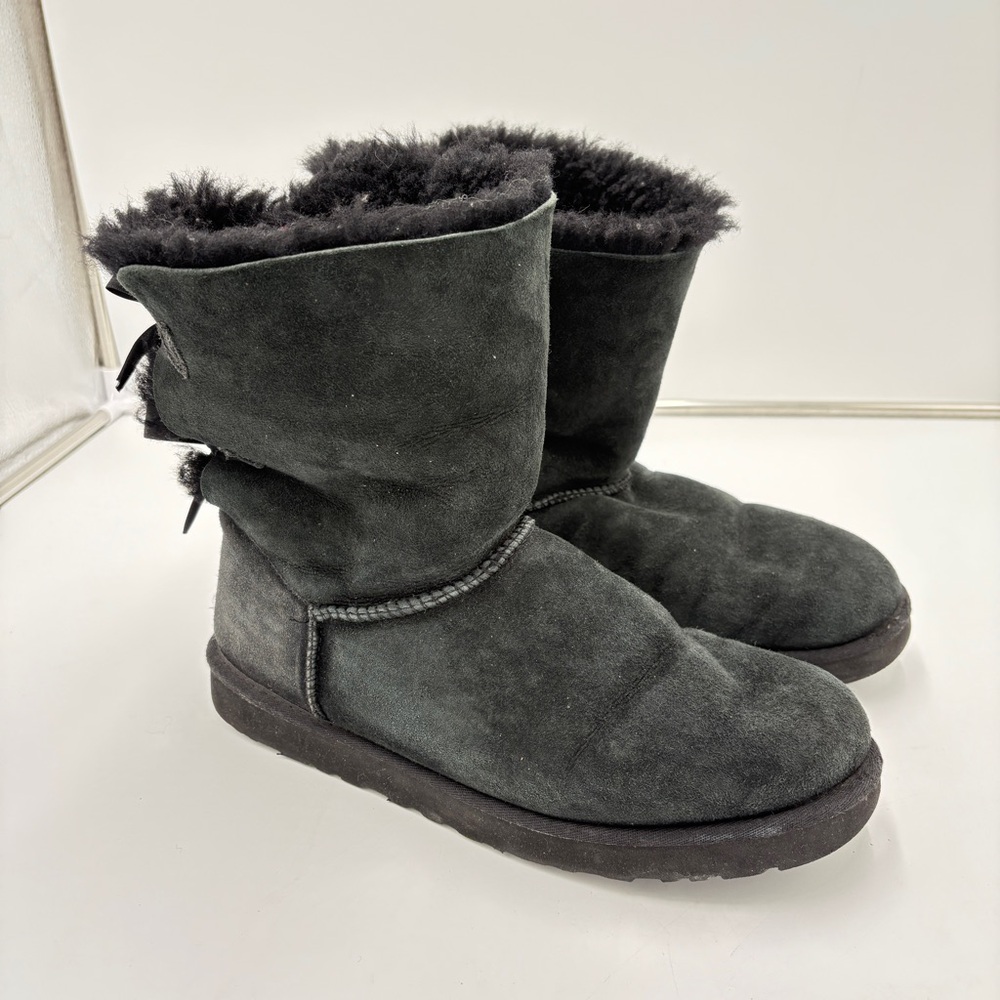 UGG Black Suede Bailey Bow II #1002954 Shearling Lined Boots Women's Size 10
